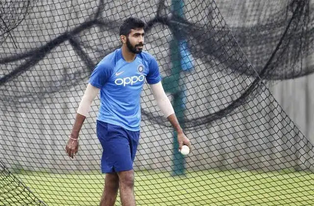 Bowling mastery: Adapting to every scenario in cricket