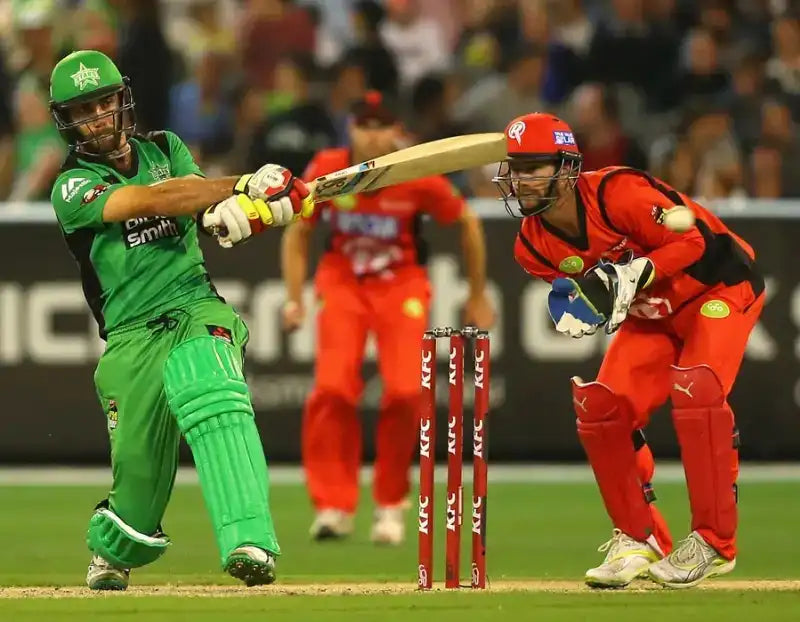 Glenn Maxwell batting in the Melbourne Stars vs Melbourne Renegades match