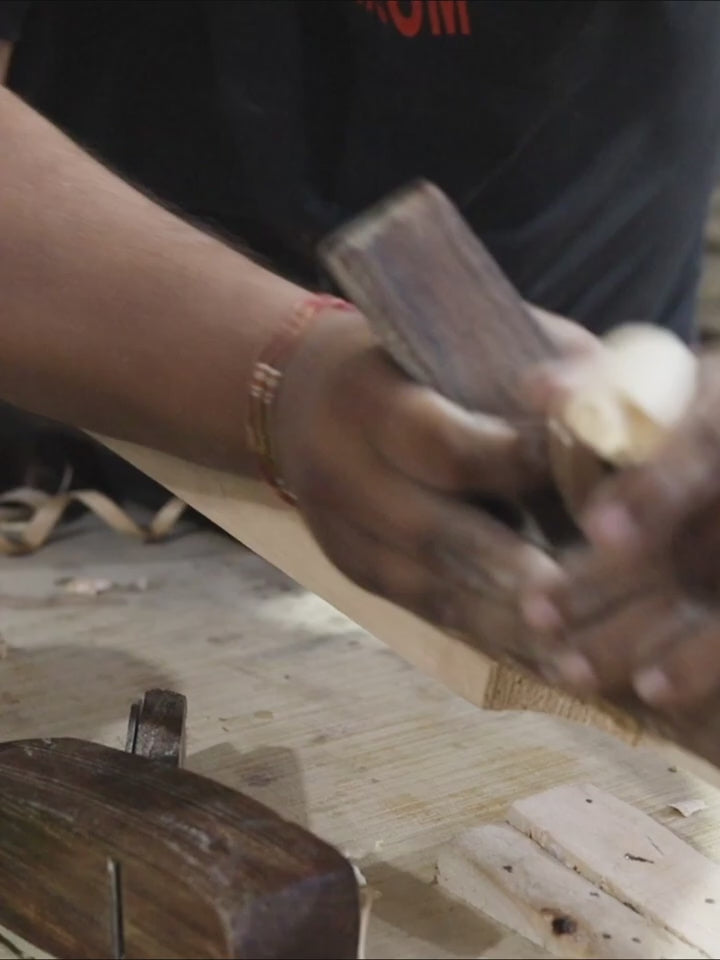 Load video: Crafted from premium-grade Kashmir Willow