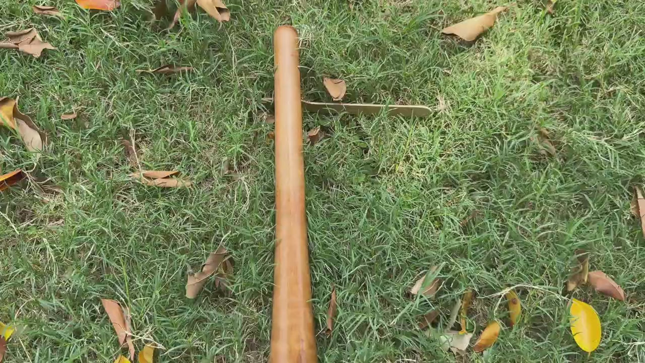 Load video: Crafted from premium-grade Kashmir Willow