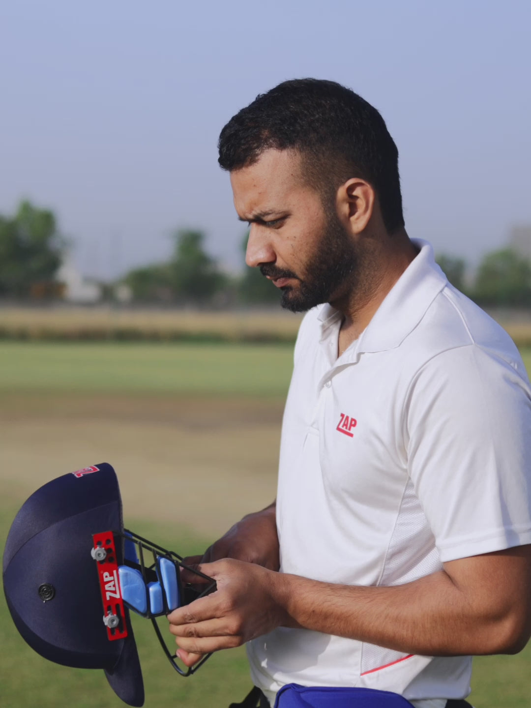 Load video: Crafted from premium-grade Kashmir Willow