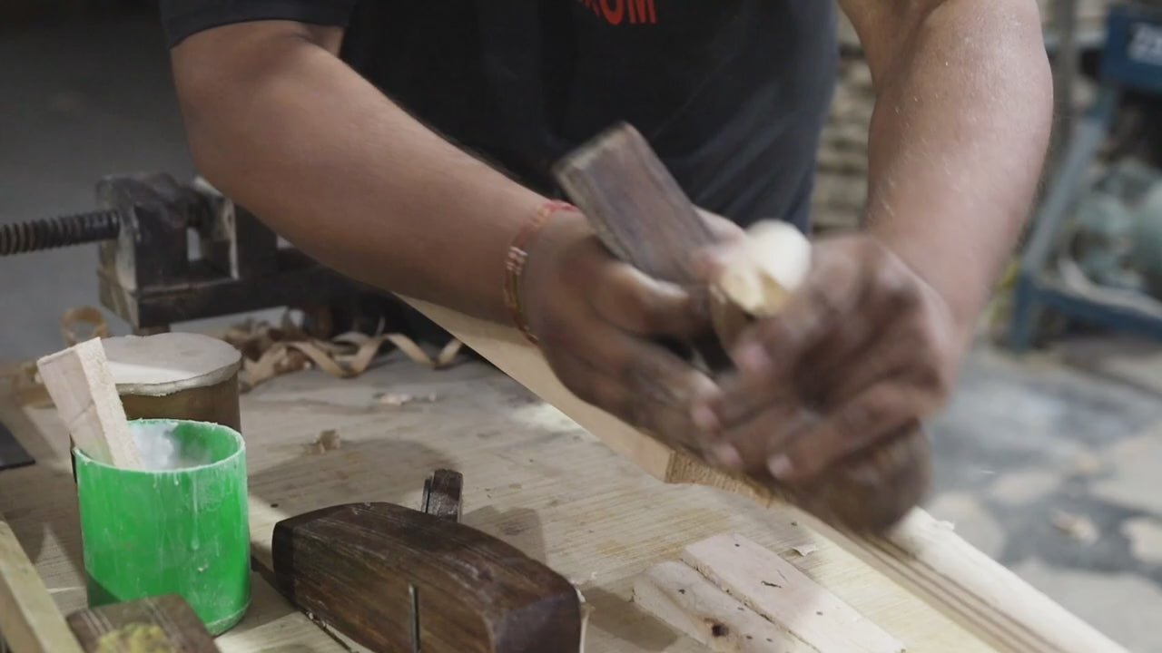 Load video: Crafted from premium-grade Kashmir Willow