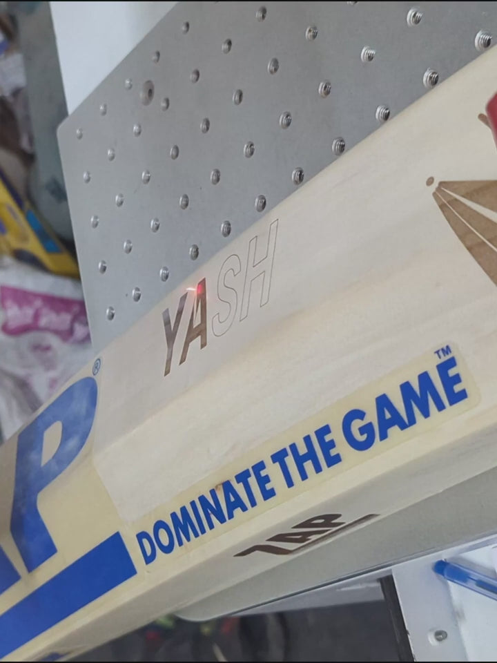 Load video: Crafted from premium-grade English Willow