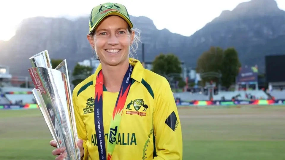 Meg Lanning with the ICC World Cup Trophy