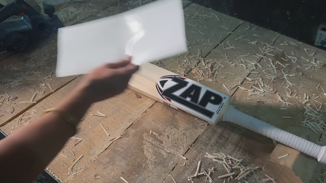 Load video: Crafted from premium-grade Kashmir Willow