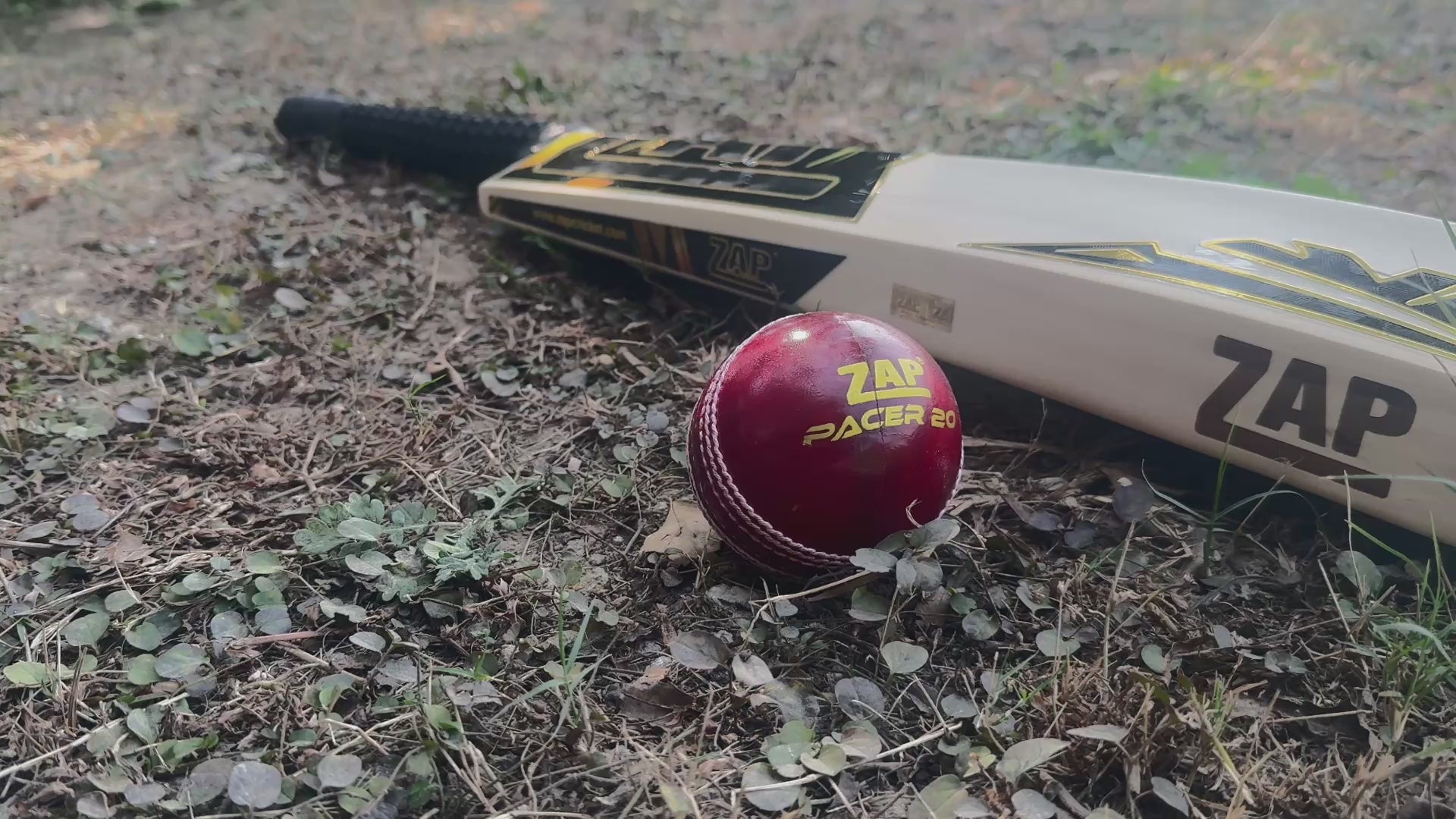 Load video: Crafted from premium-grade Kashmir Willow