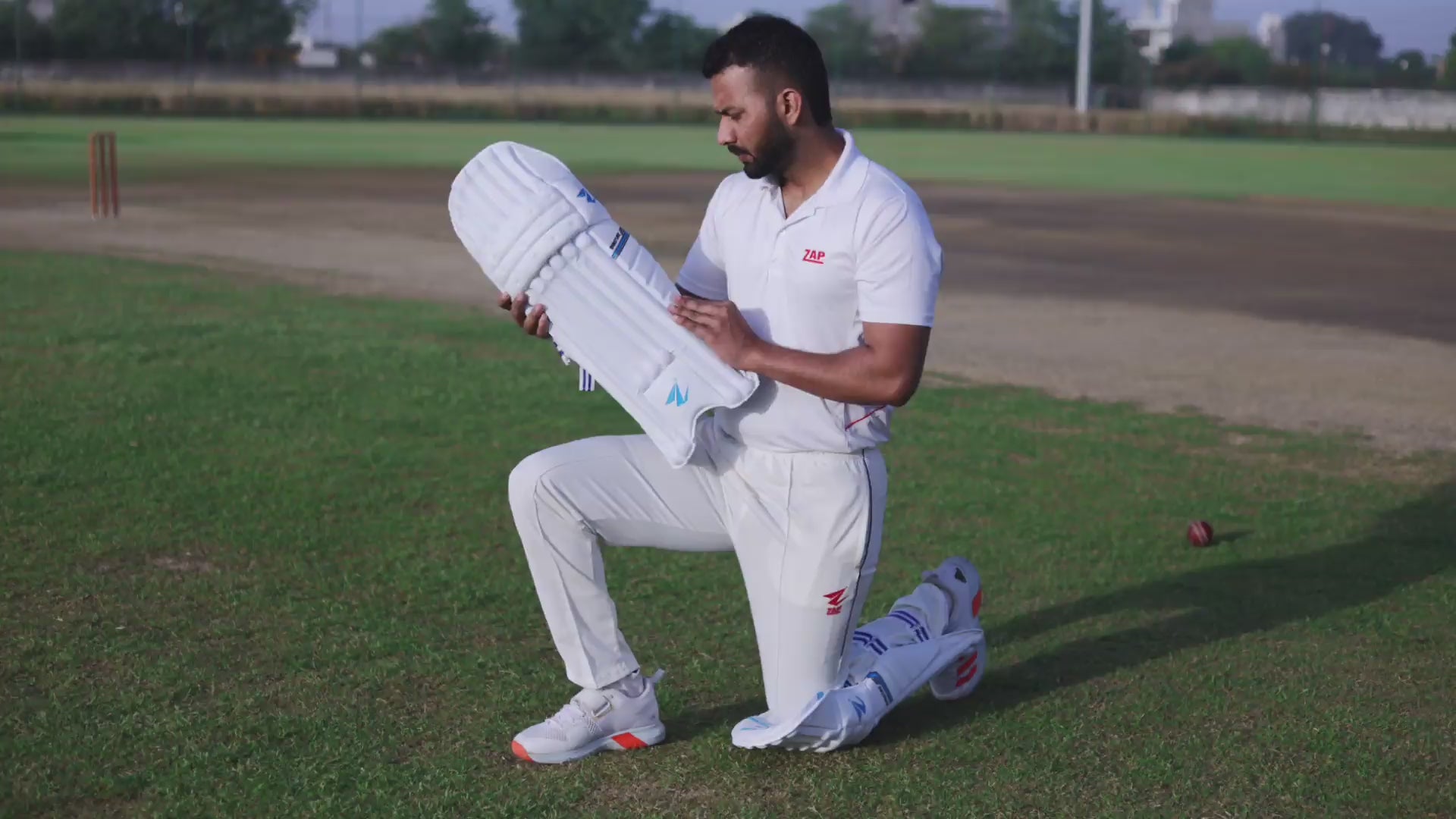 Load video: Crafted from premium-grade Kashmir Willow