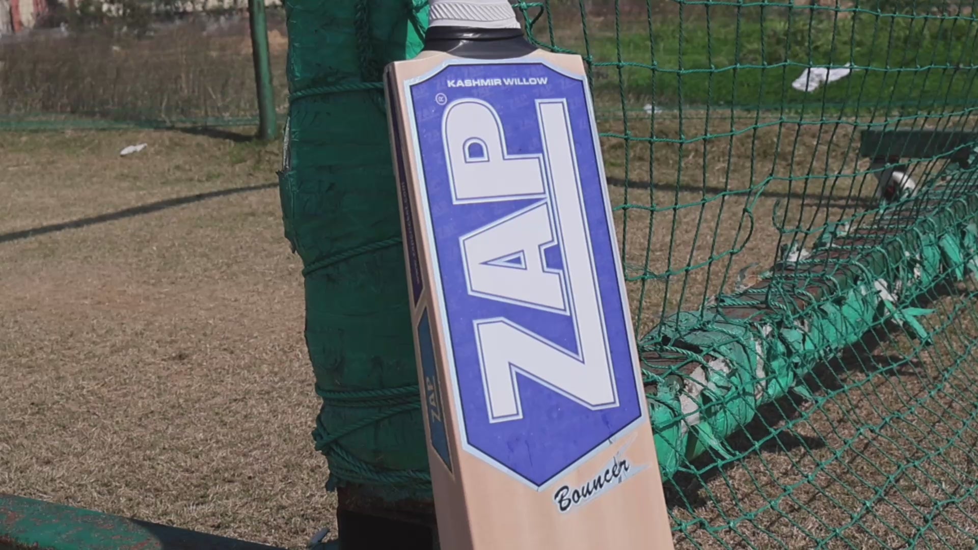 Load video: Crafted from premium-grade Kashmir Willow